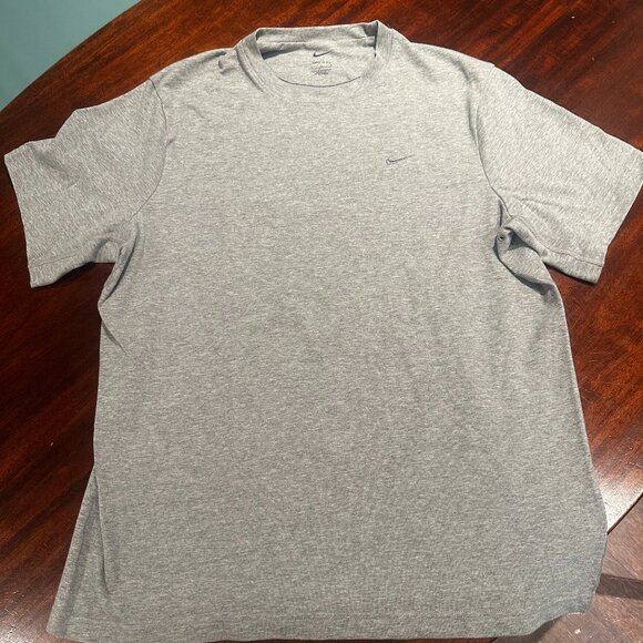 Nike Dri Fit t- Shirt - Picture 1 of 3